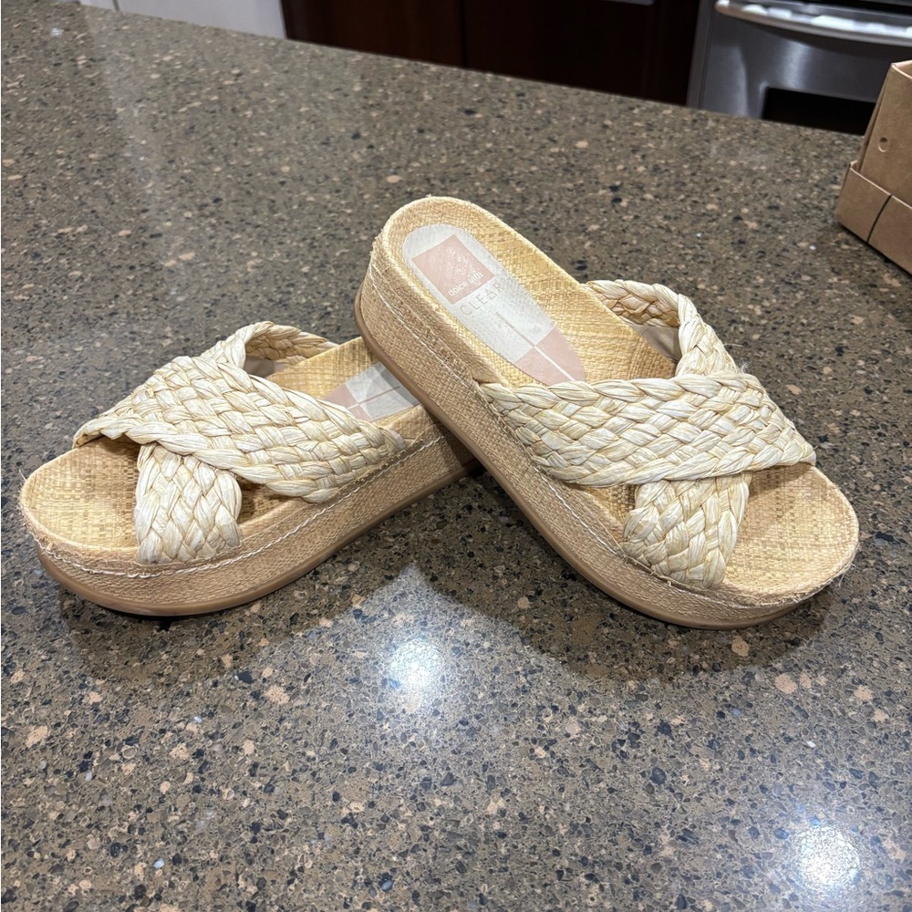 Dolce Vita platform sandal 8.5